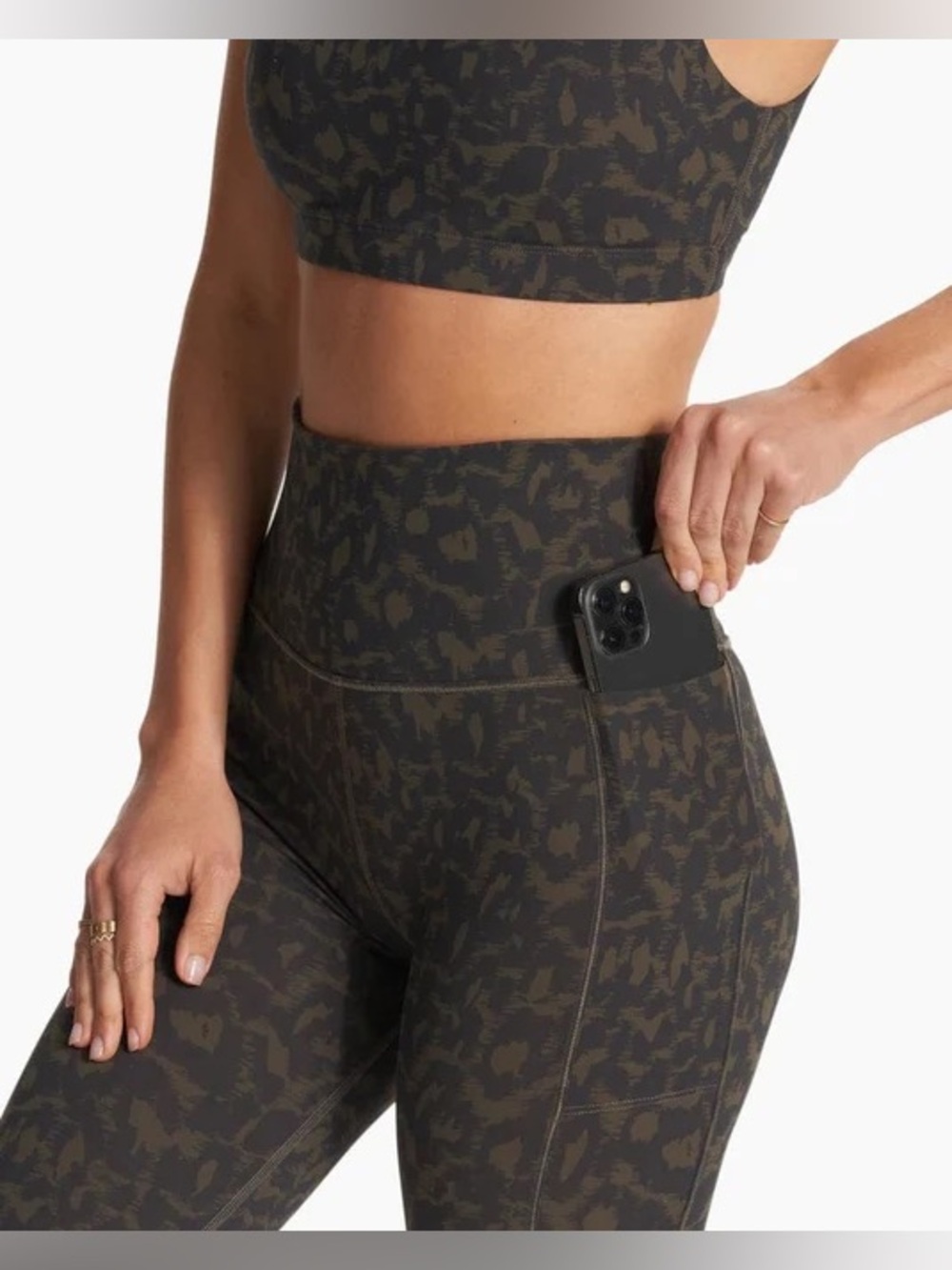 Vuori matching set animal print sports bra high rise legging